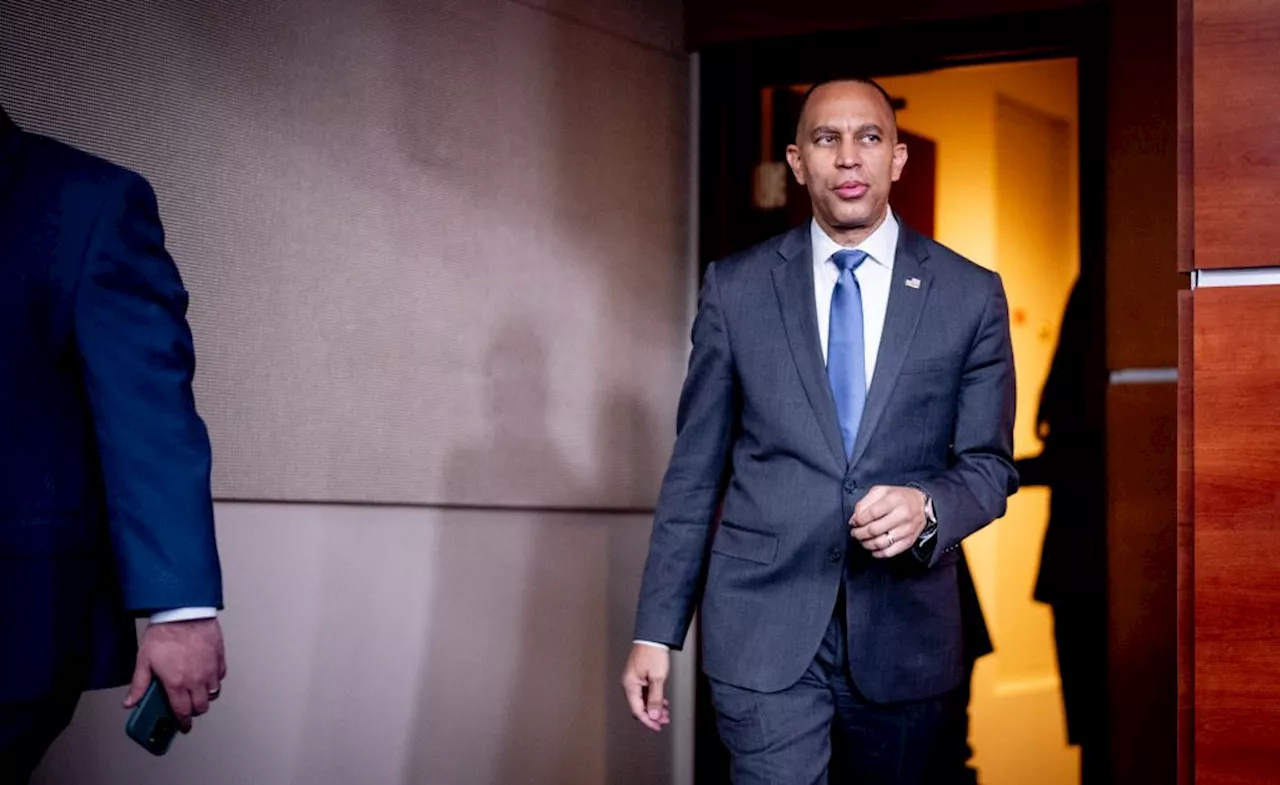 Hakeem Jeffries Wins Reelection as House Democratic Leader Despite Party’s Losses