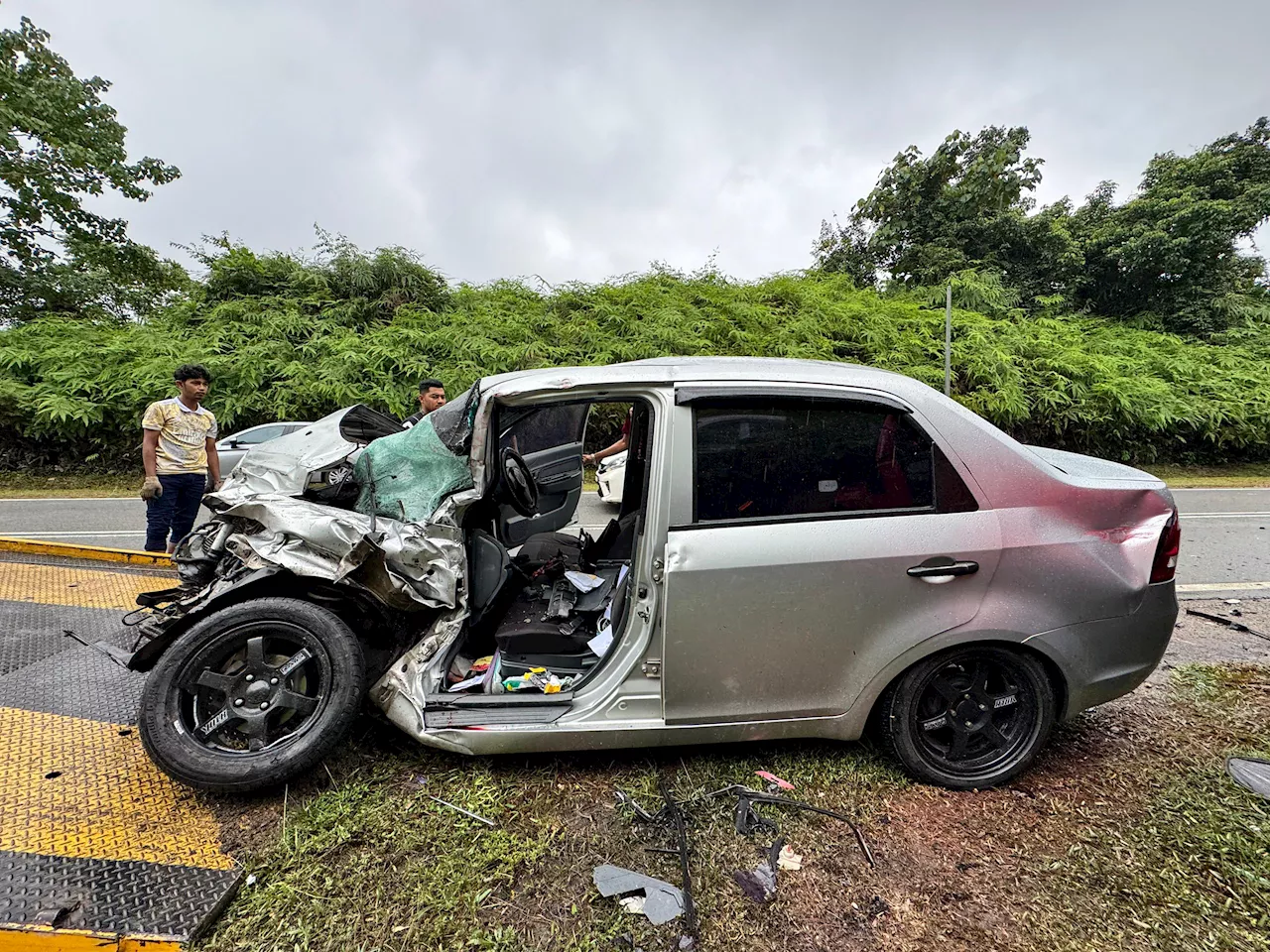 Dua kakitangan SK Limau Purut, Lipis maut kemalangan, kereta bertembung lori