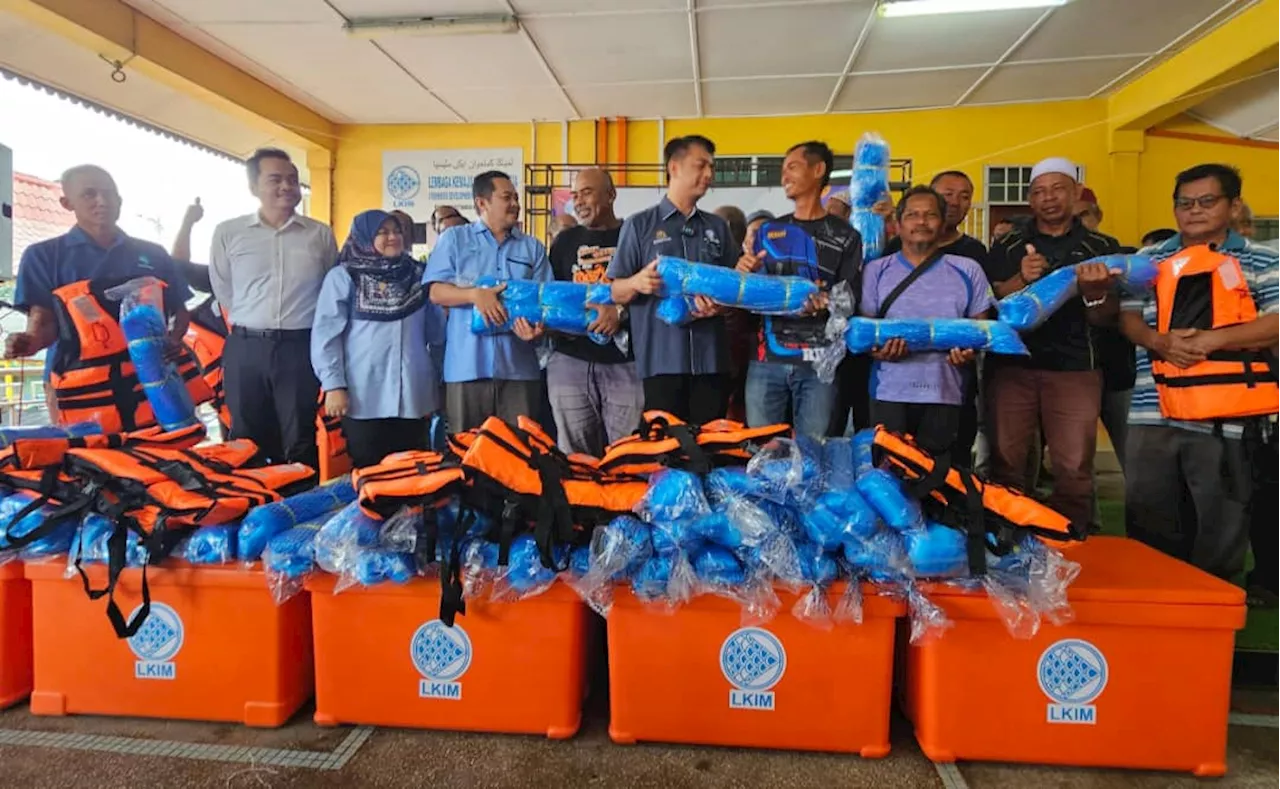 Tengkujuh: 1,600 tan metrik ikan disimpan tampung keperluan