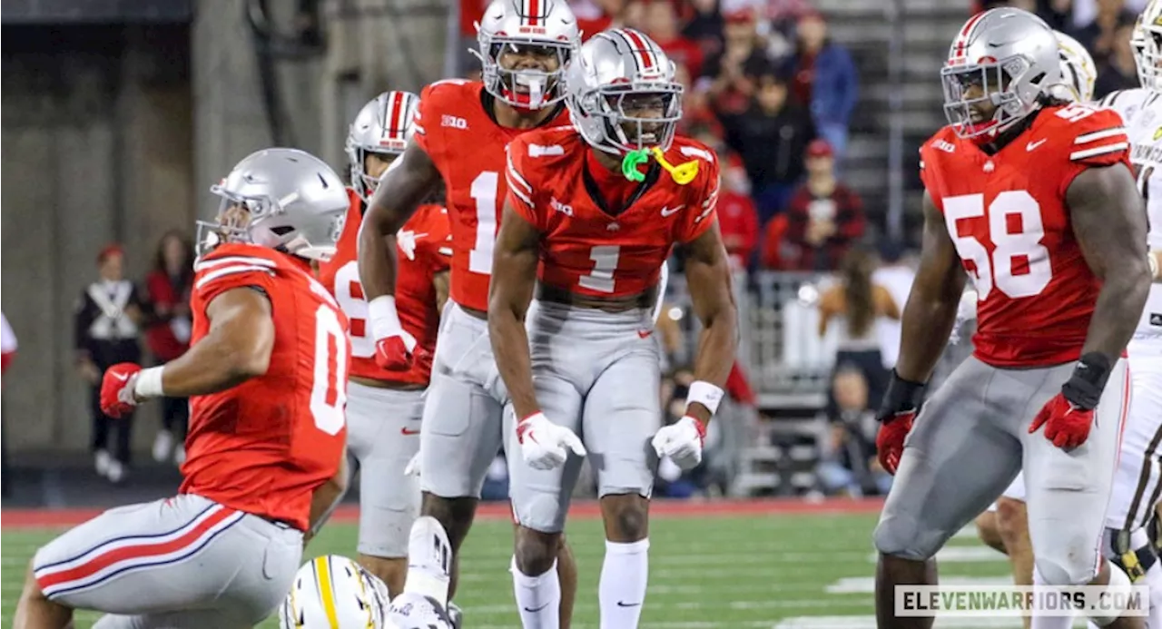 Ohio State Cornerback Davison Igbinosun Makes Incredible Interception to Hold Ohio State's Halftime Lead