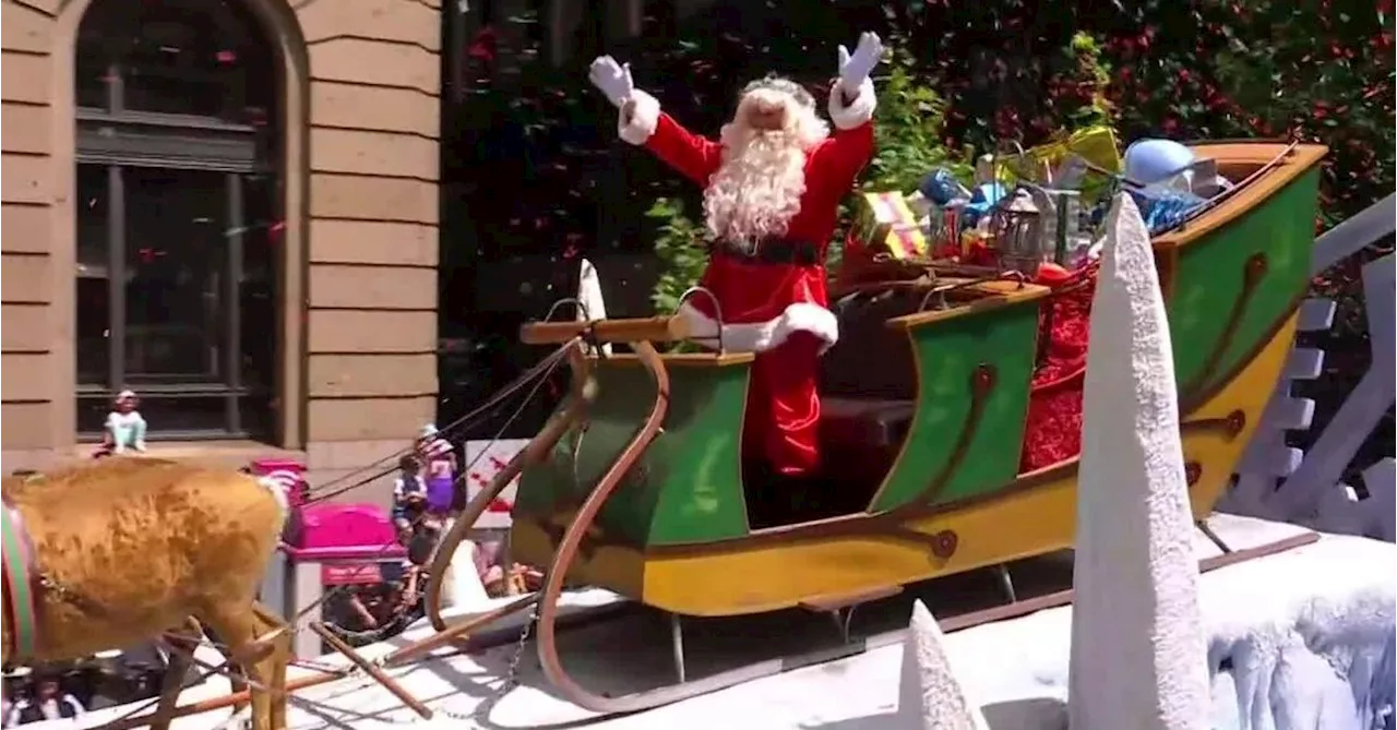 Santa Claus receives warm welcome in Adelaide for Christmas Pageant