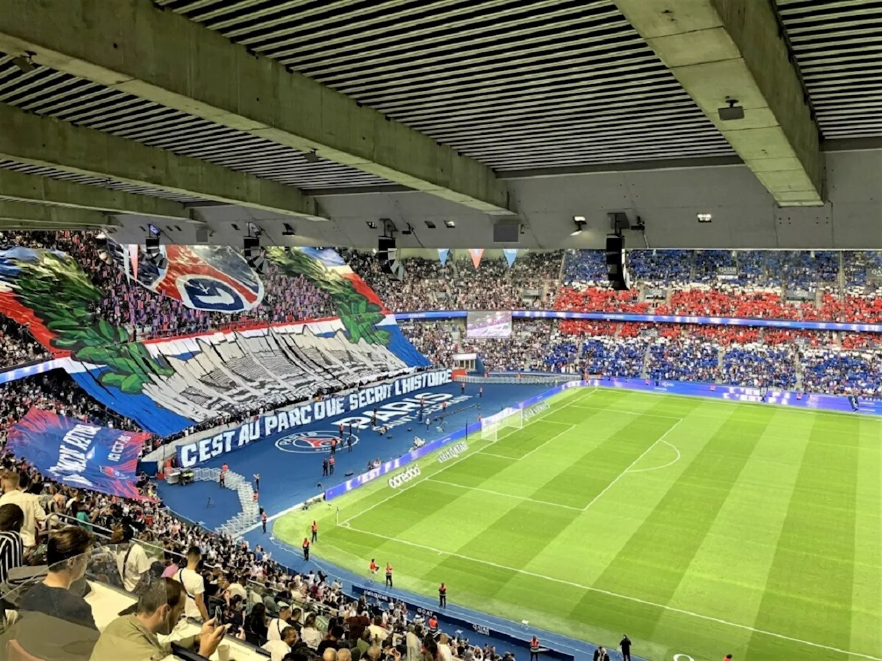 Chants homophobes au Parc des Princes : le PSG met en garde ses supporters dans un courrier