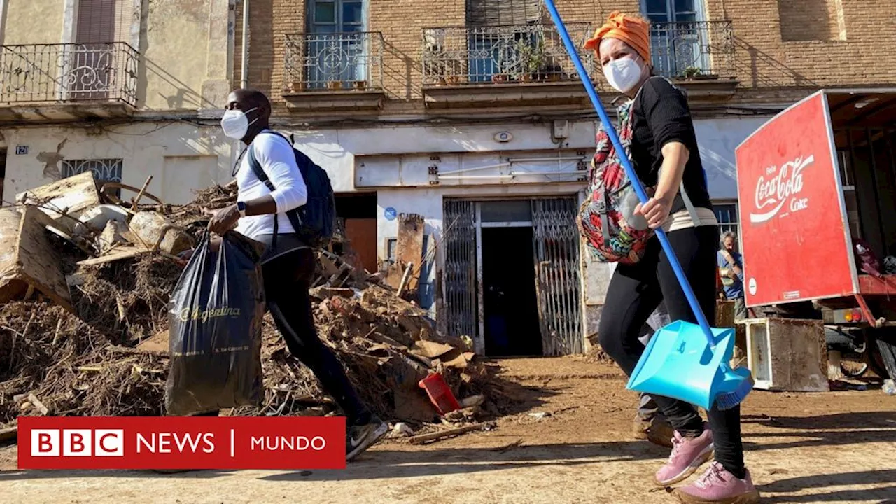 “Solo el pueblo salva al pueblo”: el lema de rabia y resiliencia que se extiende en las zonas arrasadas de Valencia