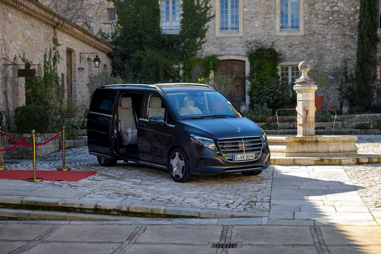 Unwrap luxury this Christmas: The all-new Mercedes-Benz V300d Exclusive