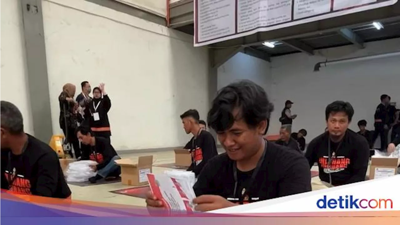 KPU Palembang Mulai Lakukan Sortir-Lipat Surat Suara, Libatkan 130 Orang