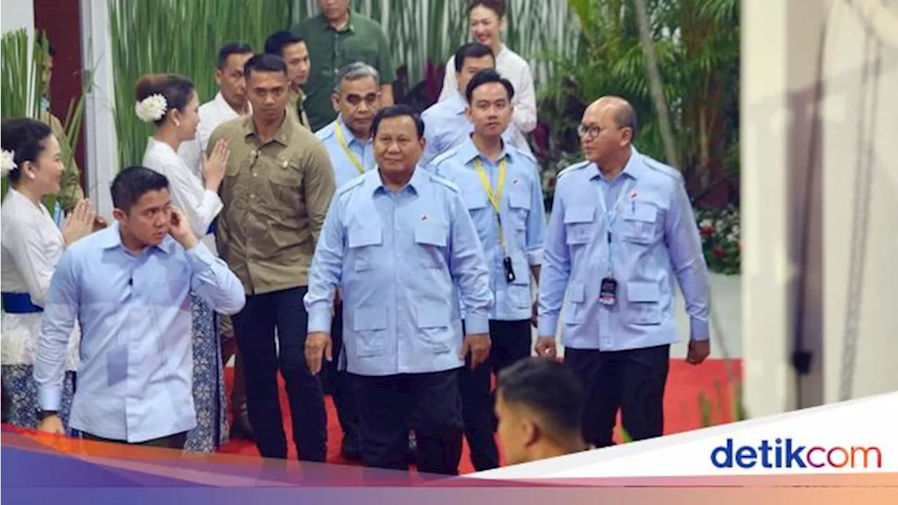 Momen Prabowo Colek Bahlil Ajak Anggota HIPMI Bagi-bagi Seragam Anak Sekolah