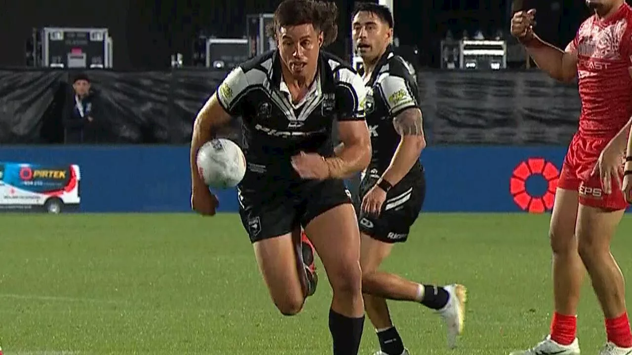 ‘What have we just seen?’ Kiwis star’s freak all-time try from front-rower