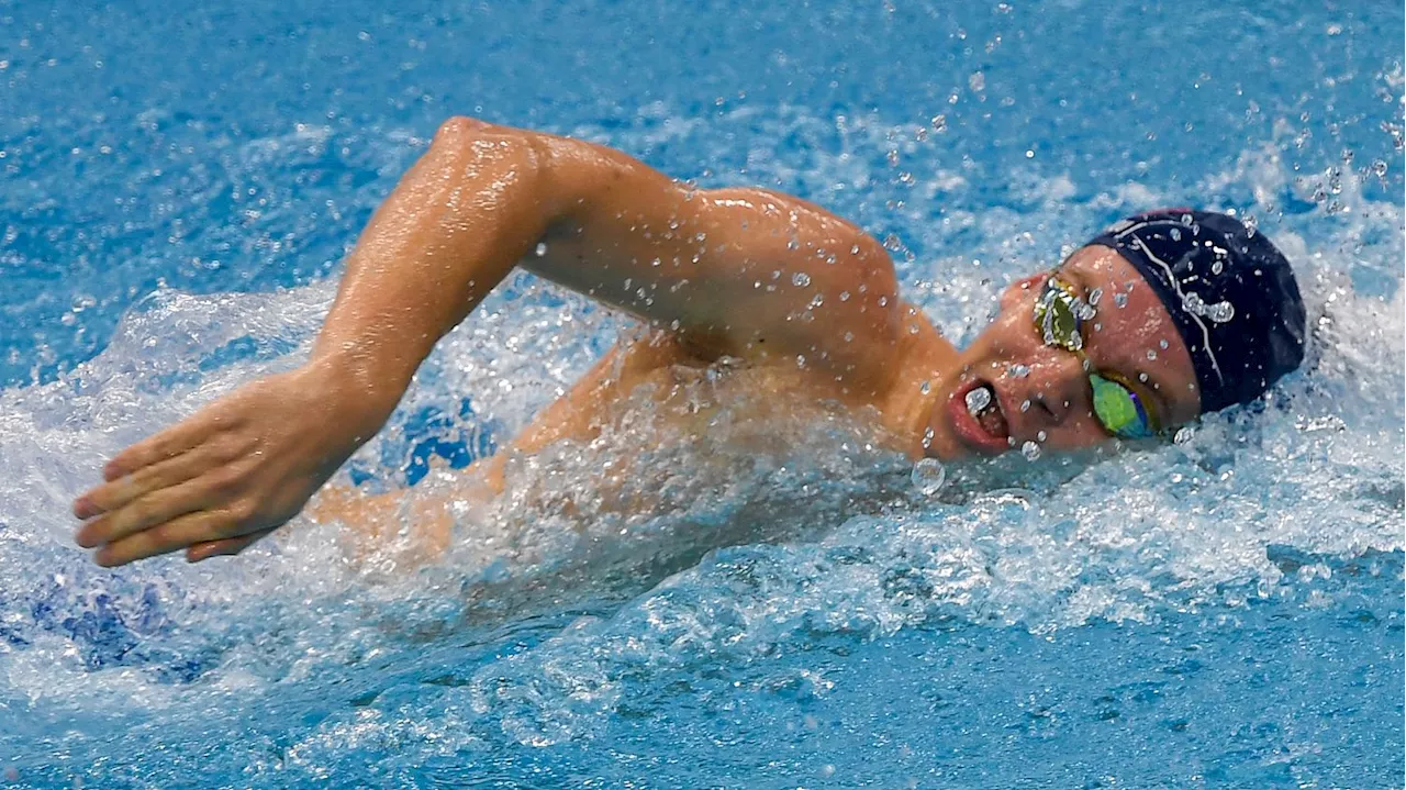 VIDEO. Coupe du monde de natation : Léon Marchand remporte le 400 m quatre nages à Singapour