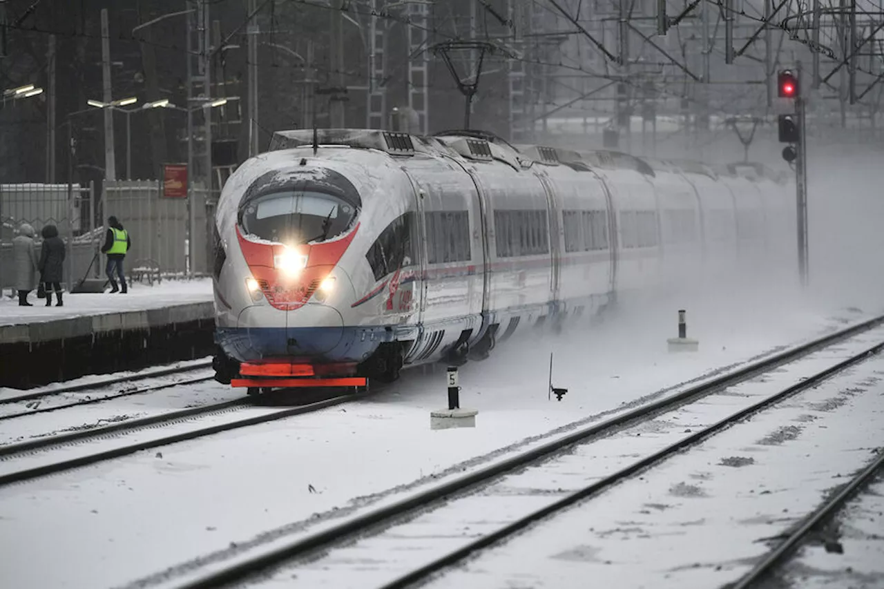 Между Москвой и Петербургом запустят дополнительные поезда на Новый год и Рождество