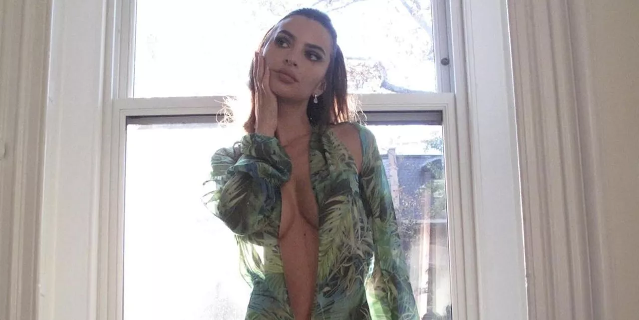 Emily Ratajkowski Recreated Jennifer Lopez’s Iconic Y2K Grammys Look in a Plunging Versace Gown