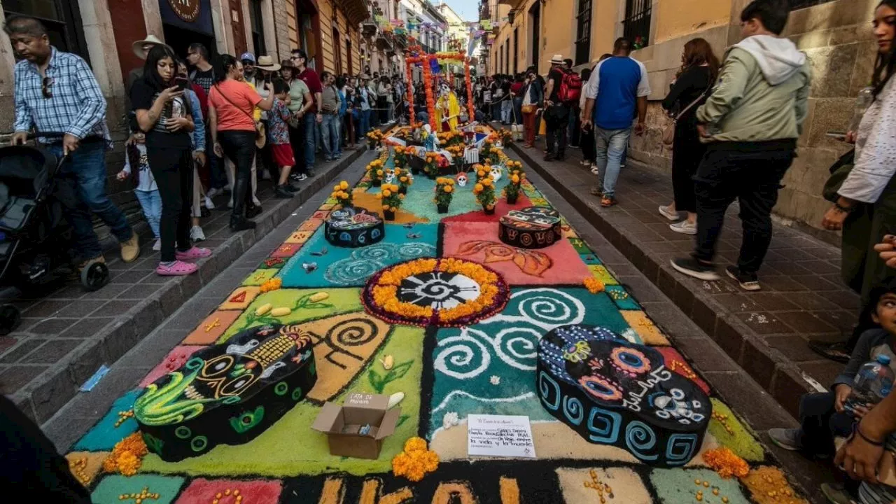 Despiden en Guanajuato a los fieles difuntos con los Tapetes de la Muerte