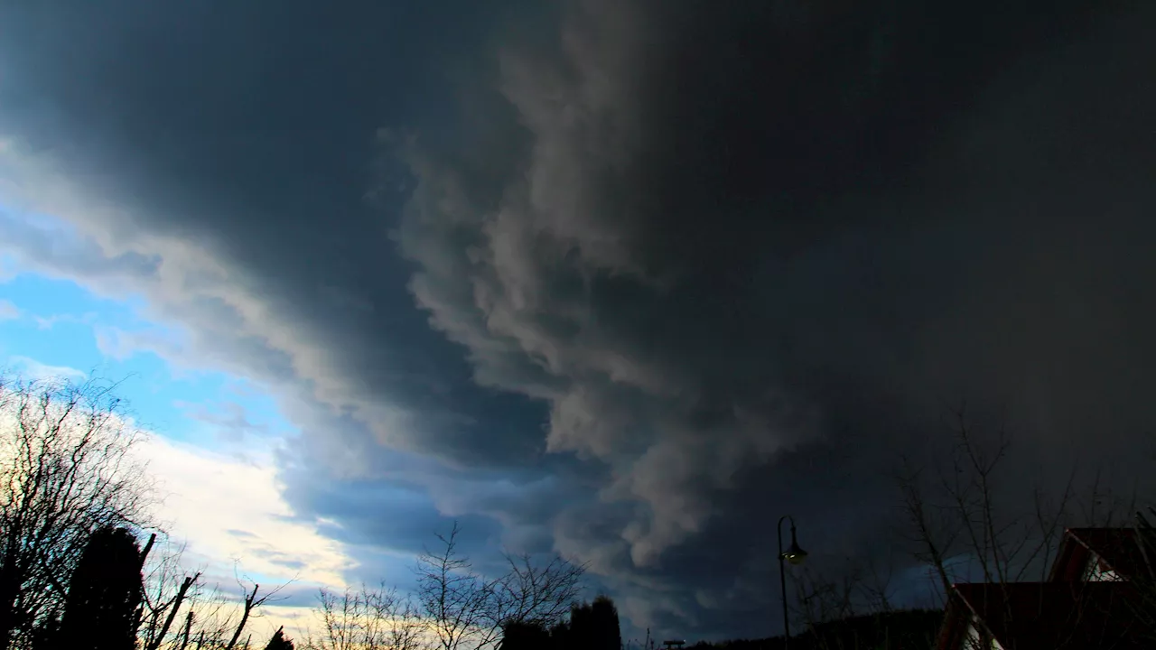 Wetterprognose für Österreich - Kaltfront zieht jetzt direkt über Österreich hinweg