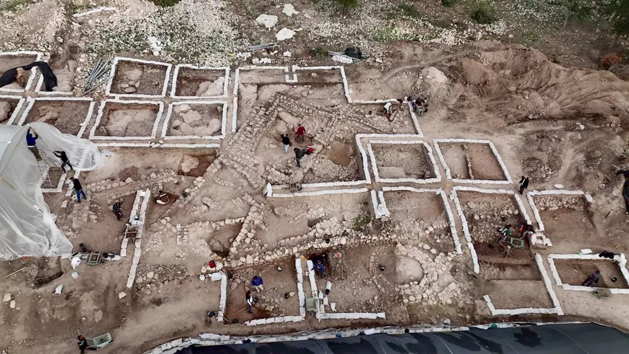 5,000-year-old settlement with earliest public buildings ever found in Israel