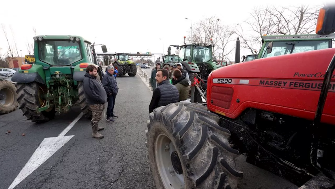 Agriculteurs, fonctionnaires : la colère sociale monte pendant l’examen du Budget 2025