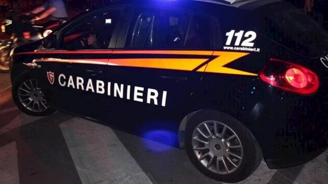 Far west in strada, 19enne incensurato ucciso durante una sparatoria in piazza nel Napoletano