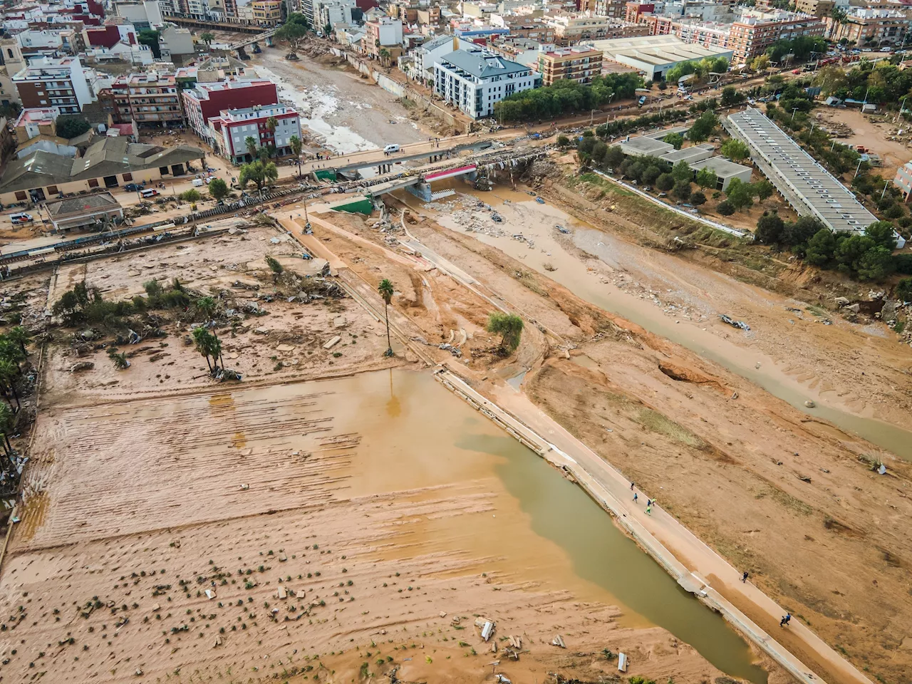 Spain's government to send 10,000 soldiers and police to Valencia after deadly floods