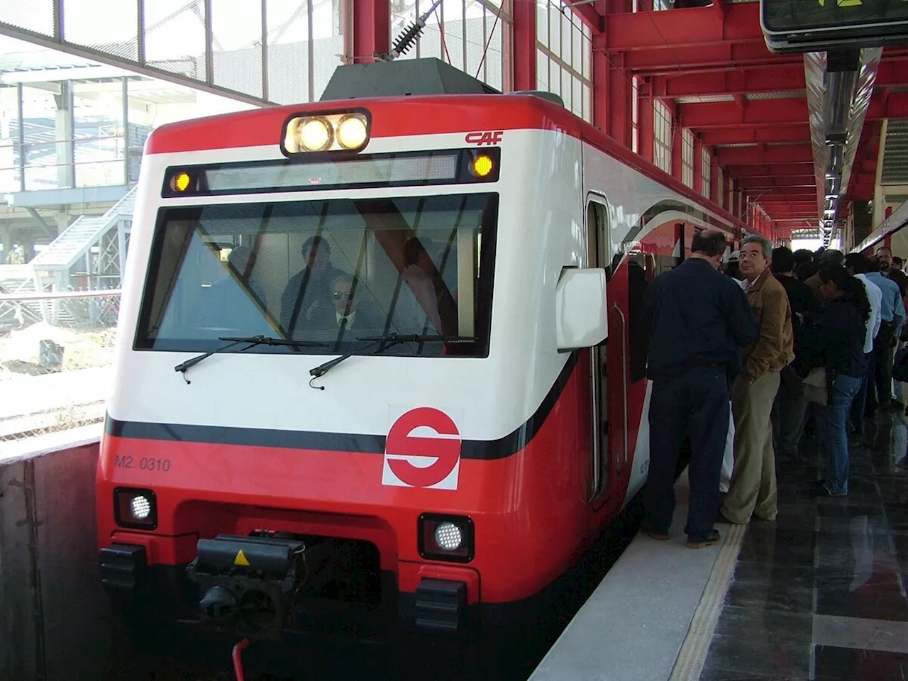 Cortocircuito en cableado del Tren Suburbano causa suspensión de servicio en un tramo