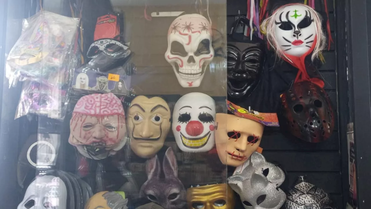 Superhéroes y ángeles, los disfraces más vendidos en Puebla por Halloween