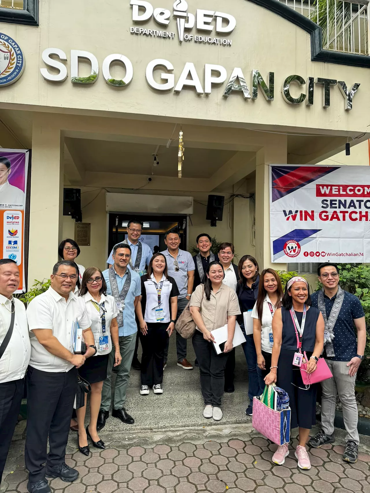 Gapan recognized by DepEd for top-performing students, schools