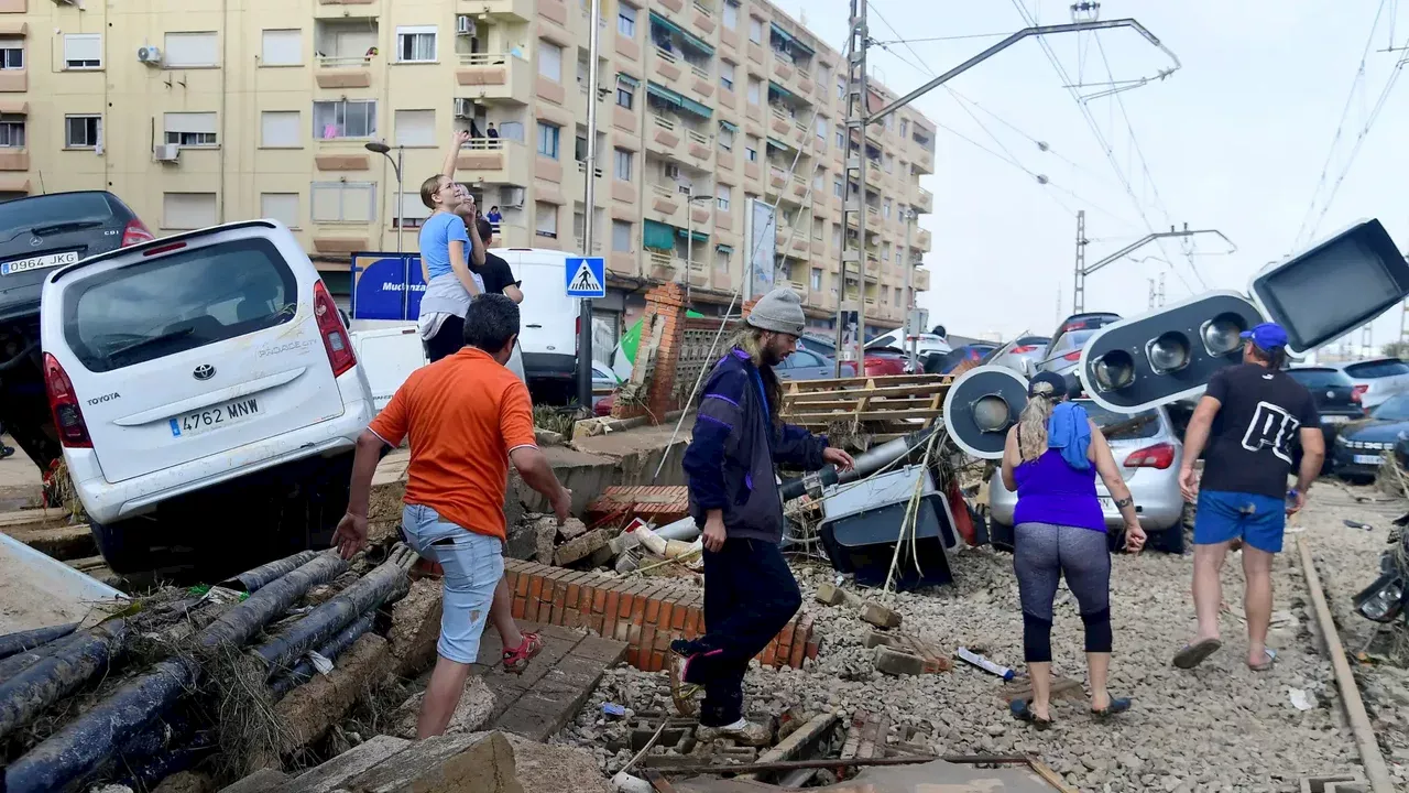 Cancillería de Colombia activó plan para ayudar a colombianos afectados en Valencia