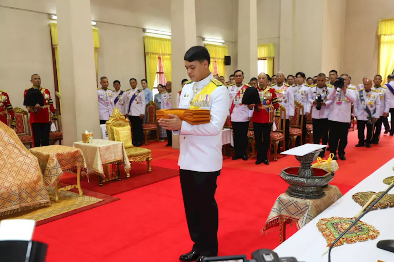 'ในหลวง'โปรดเกล้าฯ 'เจ้าฟ้าทีปังกร' เสด็จฯ แทนพระองค์ถวายผ้าพระกฐิน ณ วัดพระปฐมเจดีย์