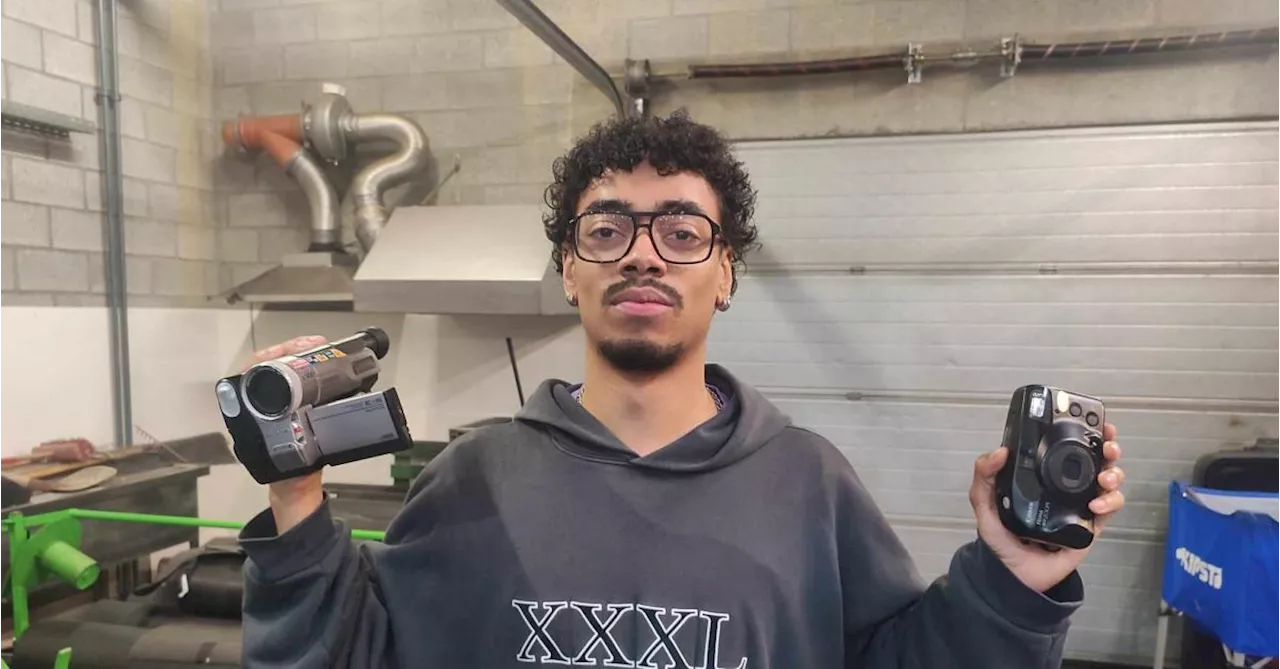  Noah Dechamps est le cameraman à l’ancienne de l’Union BC Quaregnon, qui utilise un robot pour suivre
