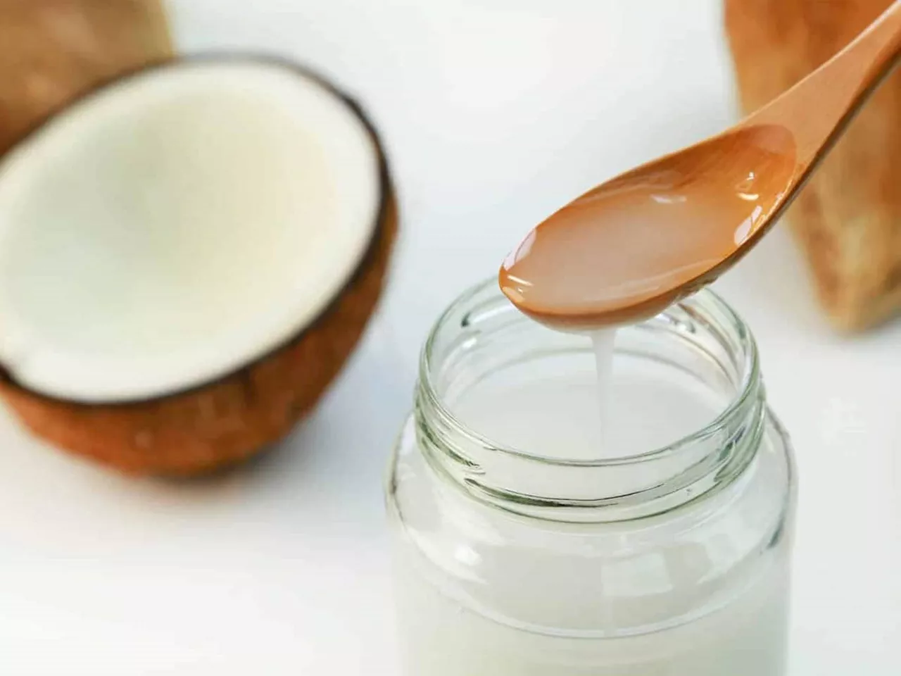 Coconut Oil: રોજ 1 ચમચી નાળિયેરનું તેલ પી લેવું, બીજા જ દિવસથી દેખાવા લાગશે આ 5 ફાયદા