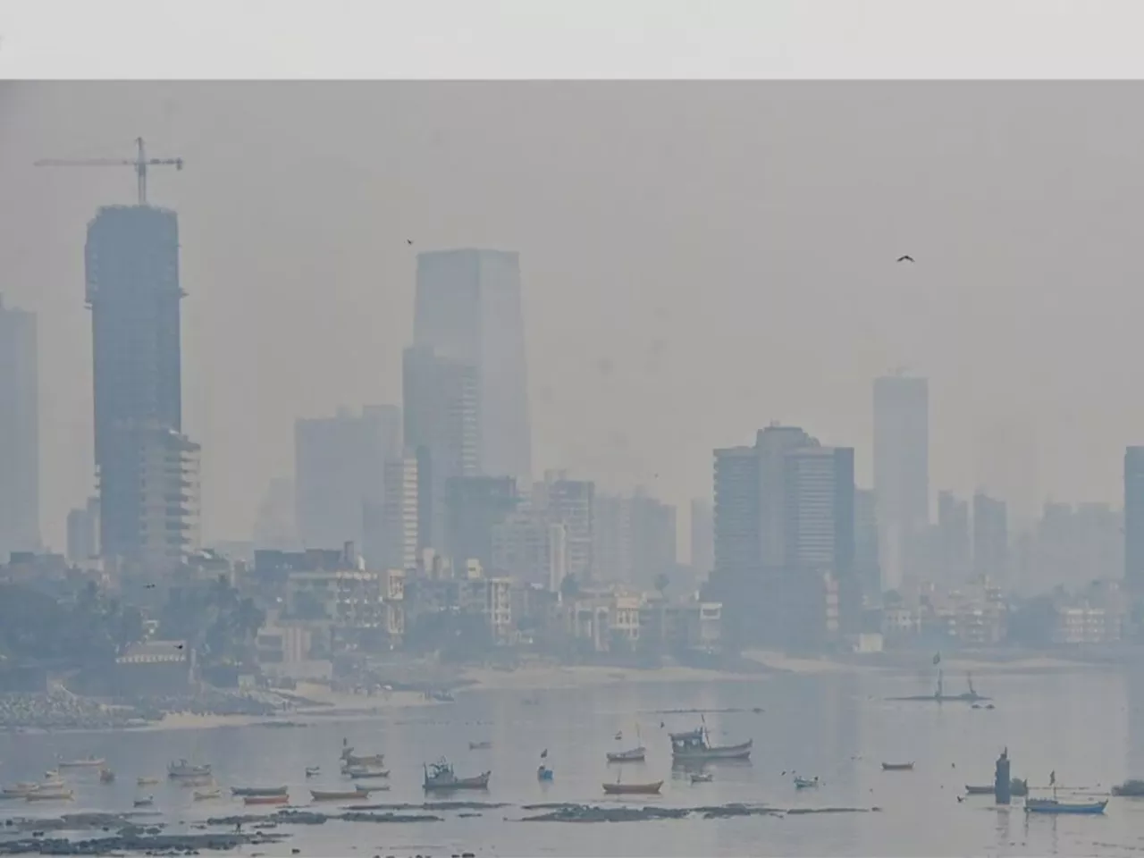 Mumbai Air Pollution : विषय गंभीर; फटाक्यांमुळं वाढलं मुंबईतील प्रदूषण, परिणाम पाहून वाढेल चिंता