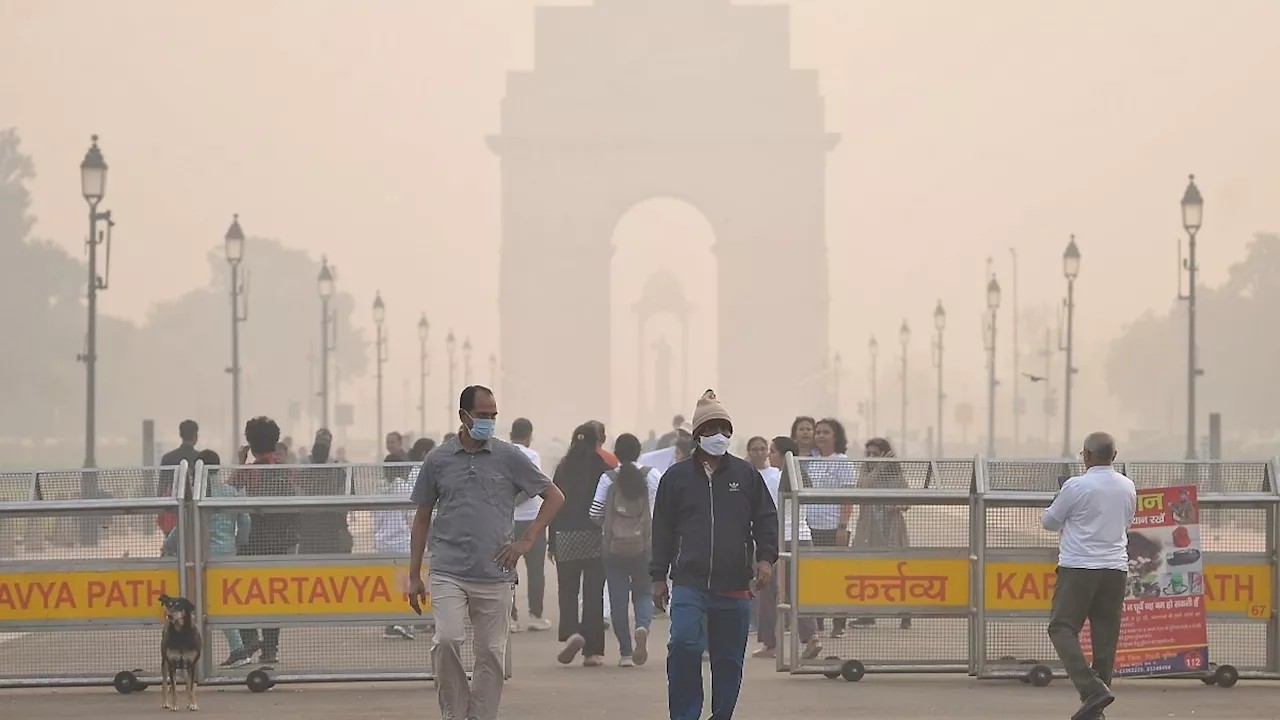 प्रदूषण के चलते दिल्ली सरकार के दफ्तरों में लागू हुआ वर्क फ्रॉम होम, 50% कर्मचारी घर से करेंगे काम