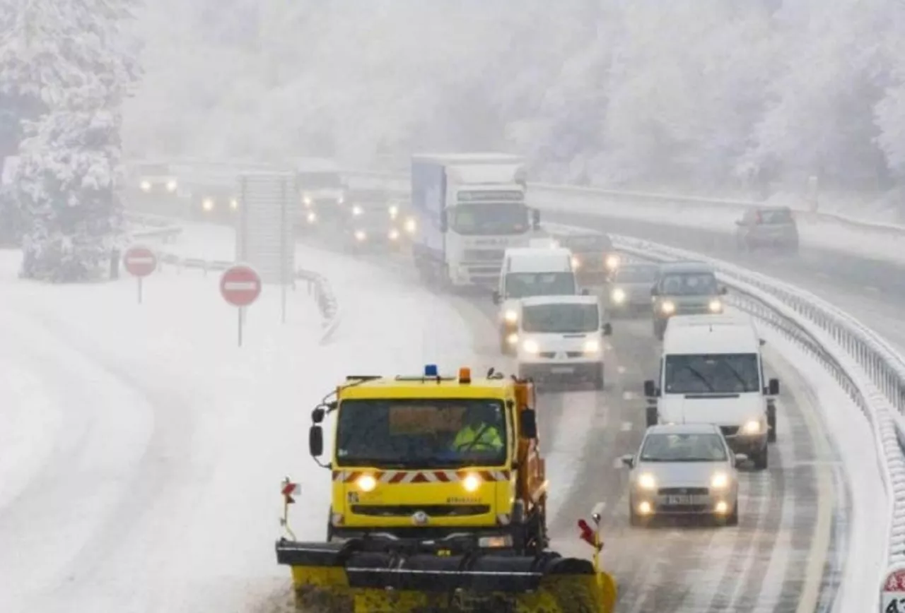 La neige attendue sur l'A89 et le Massif central, le Puy-de-Dôme en alerte