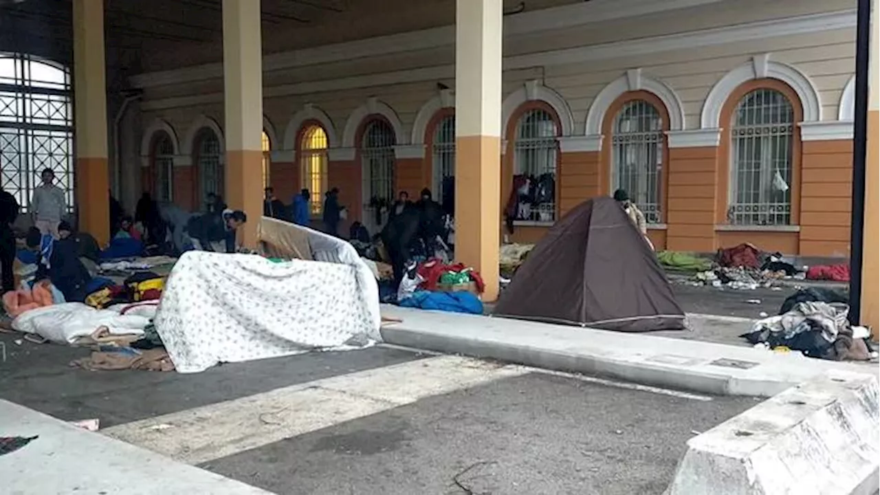 Al via lo sgombero dei migranti dal Porto Vecchio di Trieste