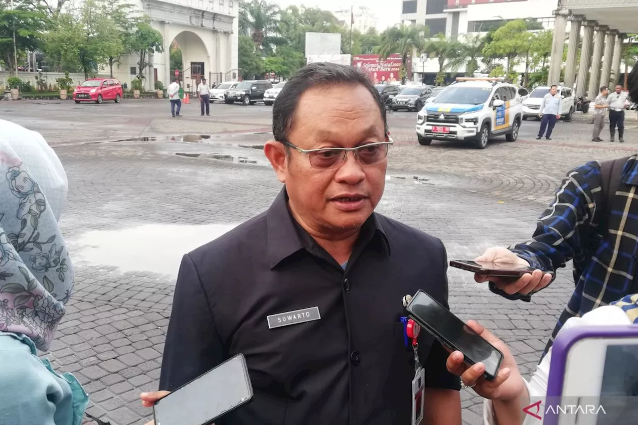 Pemkot Semarang intensifkan pembersihan saluran air antisipasi banjir