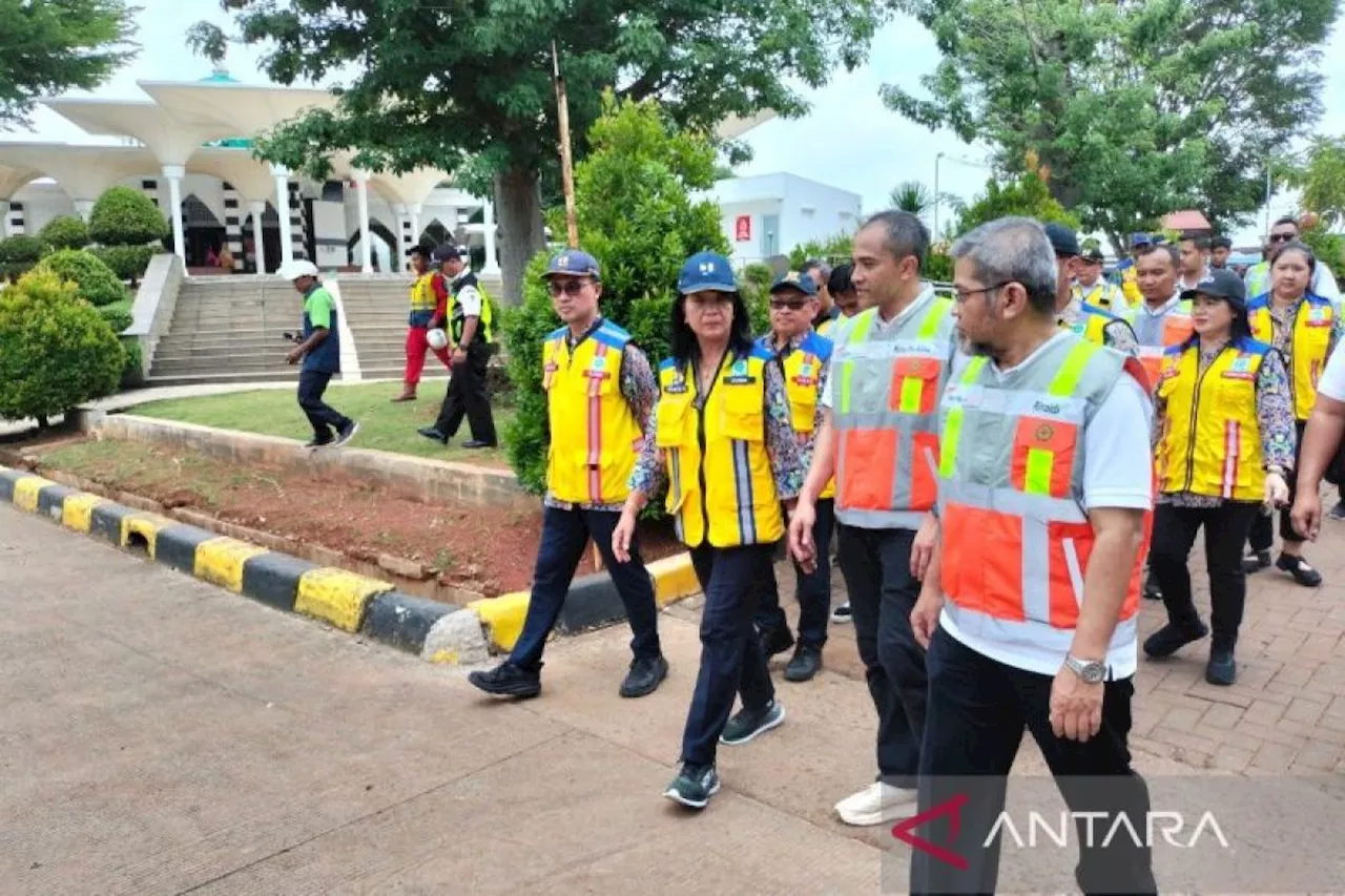 Wamen PU minta pengelola rest area tol jaga kebersihan di libur Natal