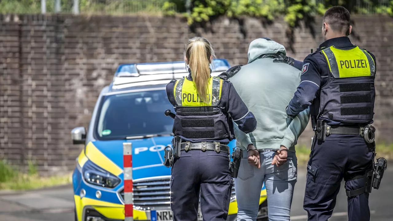 Krefeld: 2 Kinder in Schul-Toiletten missbraucht