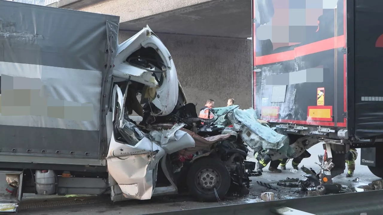 Nach Unfall auf der A1: Gaffer (20) fotografiert Schwerverletzten