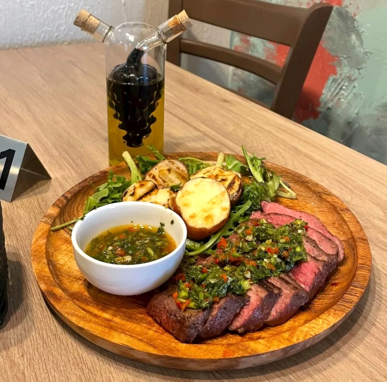 New Parma restaurant Quintaesencia Tapas&Bar combining Spanish dishes with Latin American flavors