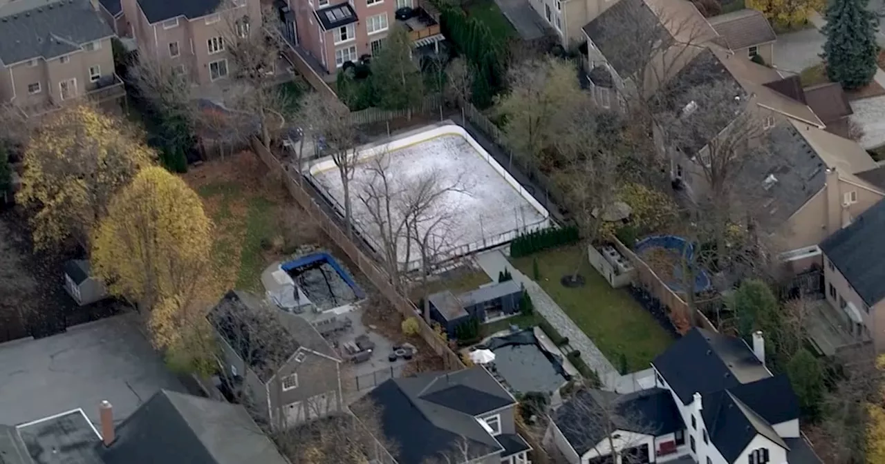 Markham man agrees to remove backyard hockey rink after years-long faceoff with city, neighbours