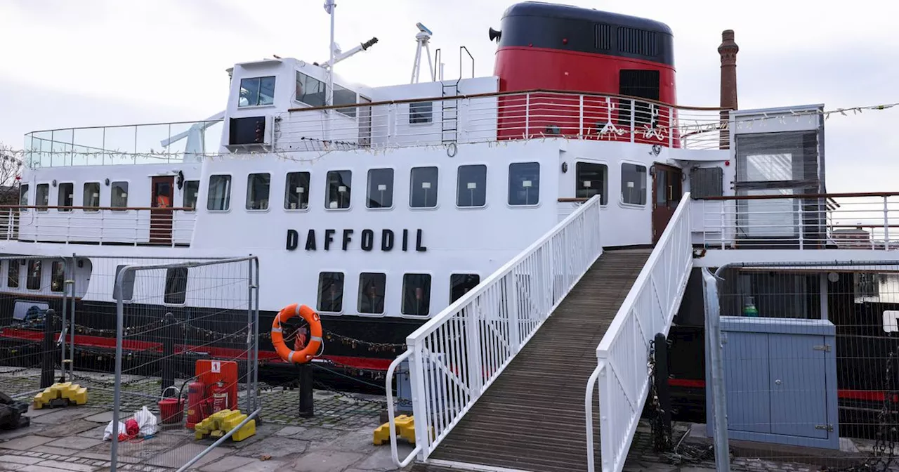 Daffodil floating restaurant docks on waterfront