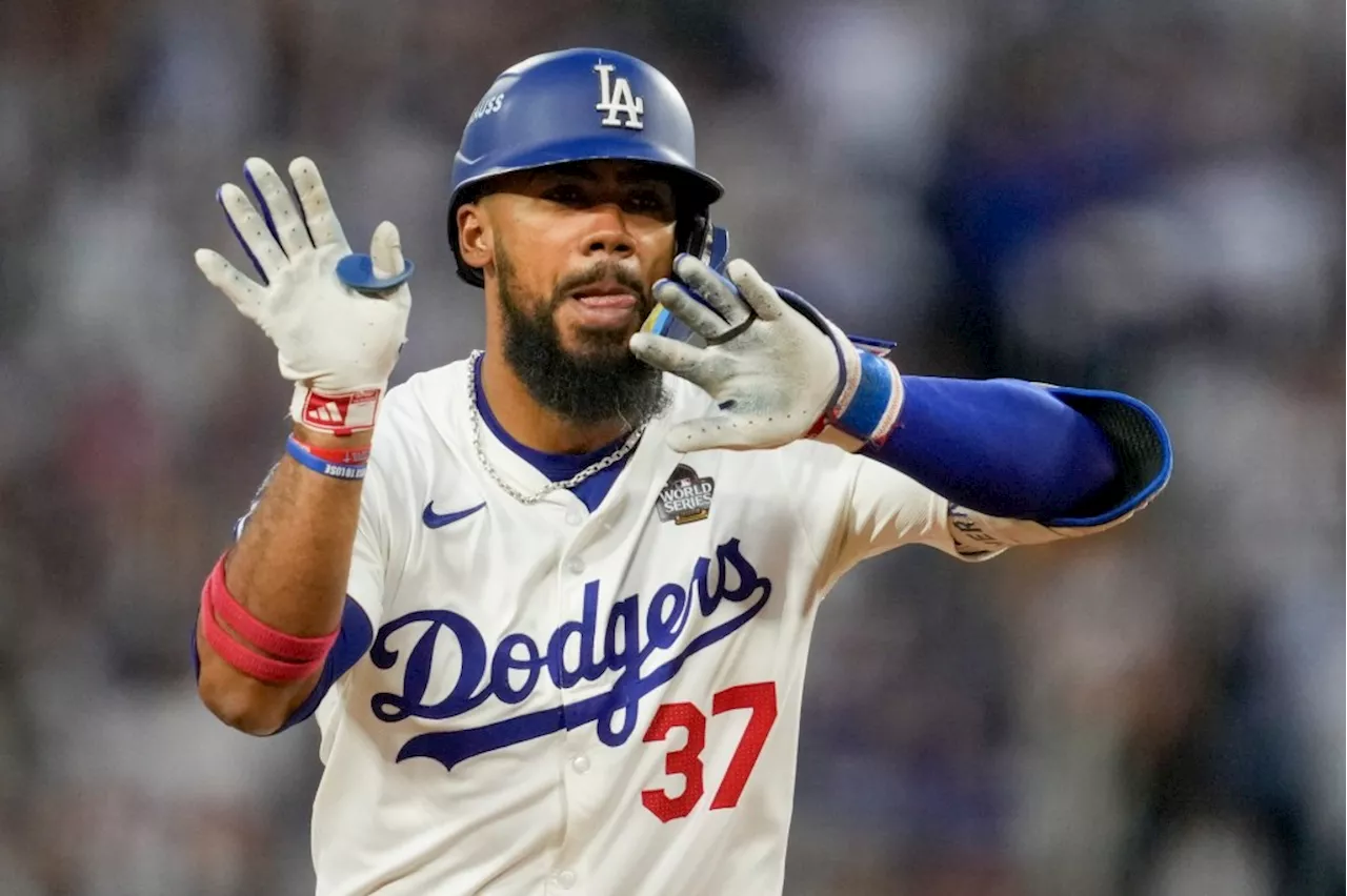 Teoscar Hernandez declines qualifying offer; Dodgers add one to 40-man roster