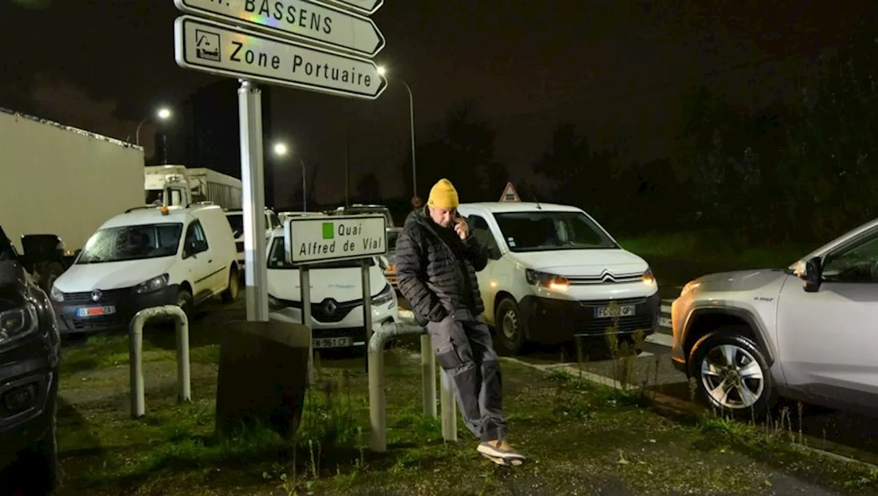 Colère des agriculteurs : la Coordination rurale 47 participe au blocage du port de Bordeaux à Bassens