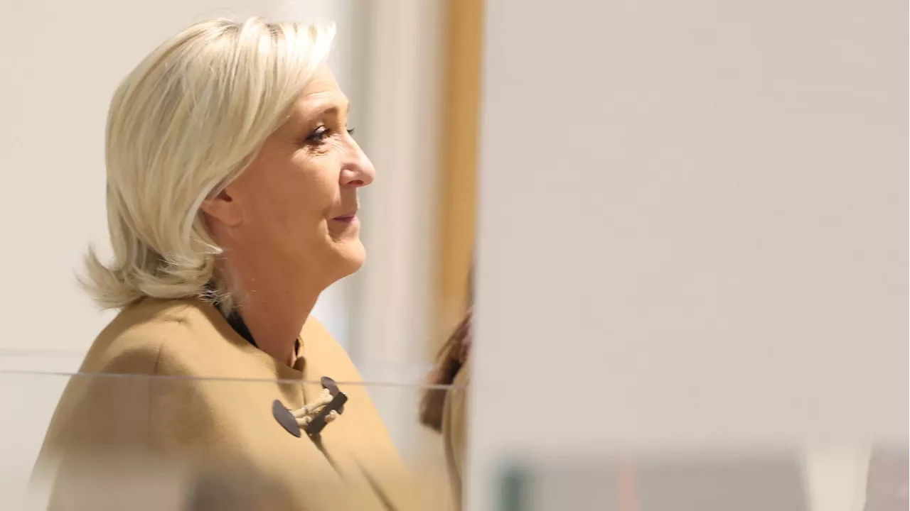 Censure du gouvernement : Marine Le Pen fait monter la pression avant sa rencontre avec Barnier