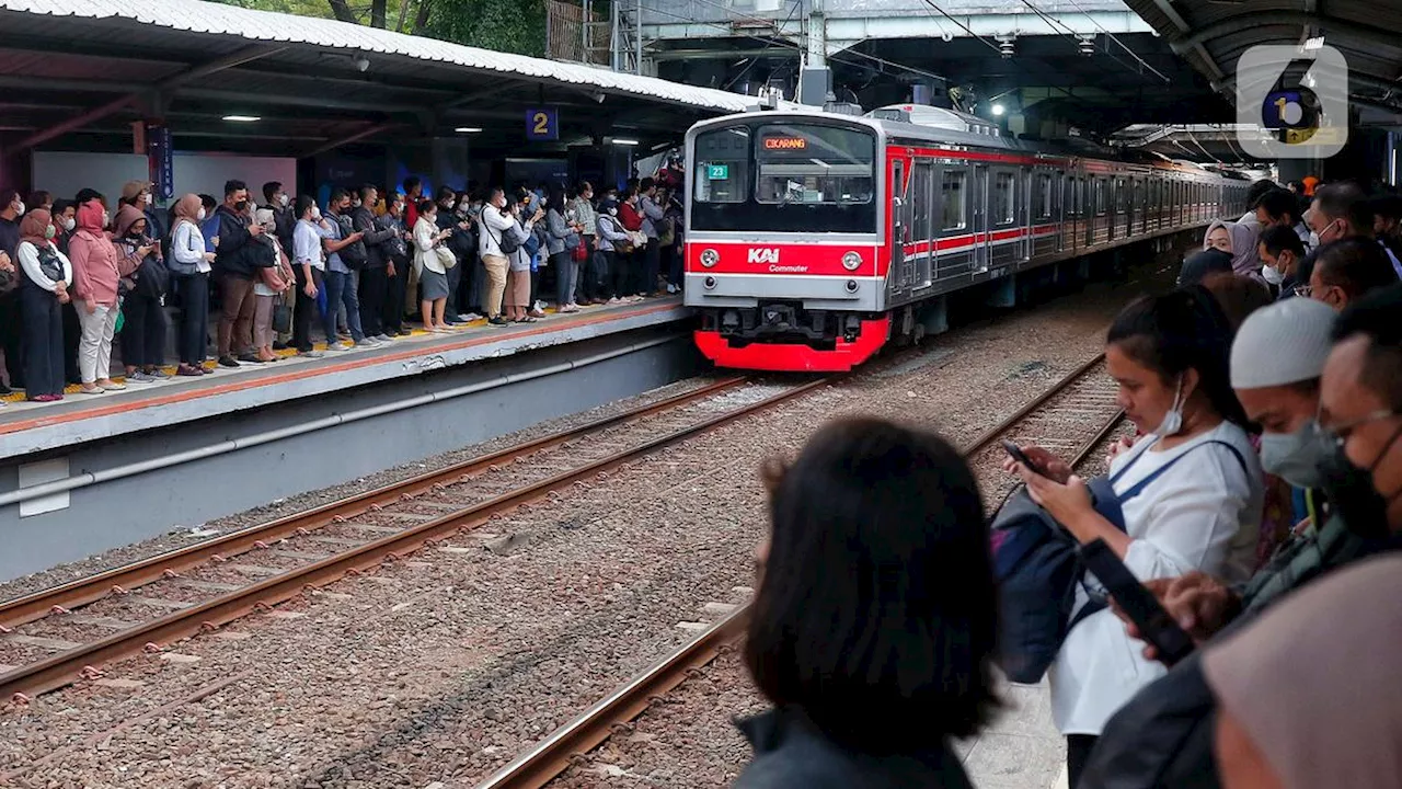 Usai Tiang Listrik Miring Tutup Jalur Bekasi-Kranji, Sejumlah Perjalanan KRL Dibatalkan