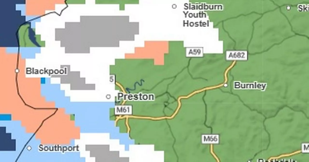 Met Office maps show exact time snow will hit Lancashire tonight