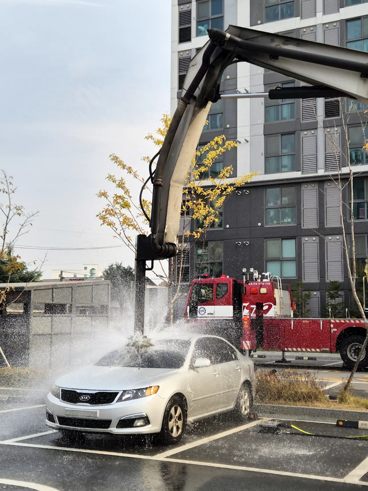 “전기차 불, 이렇게 끌 수 있다니”…무게추로 짓누르자 감쪽같이 싹