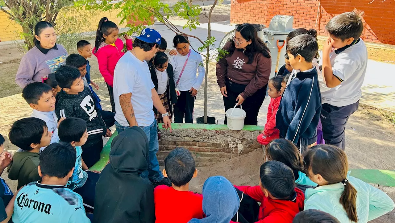 Universitarios desarrollan actividades para niños en ejido