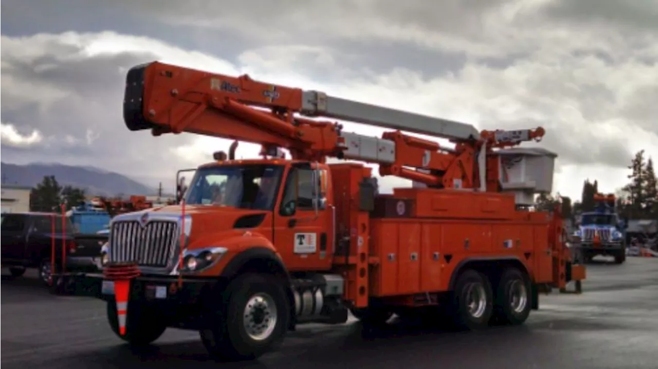 Thousands are already without power as storm hits Western Washington