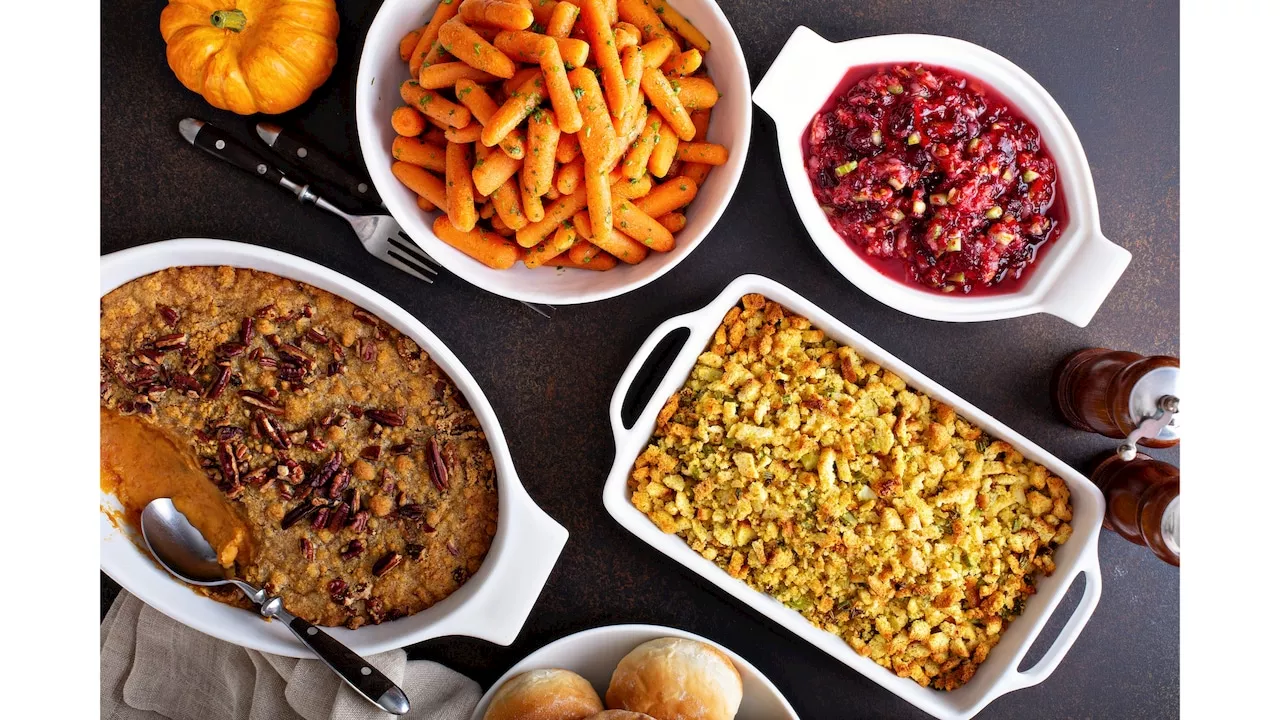 Miss Manners: Dear Thanksgiving guests, please don’t bring side dishes!