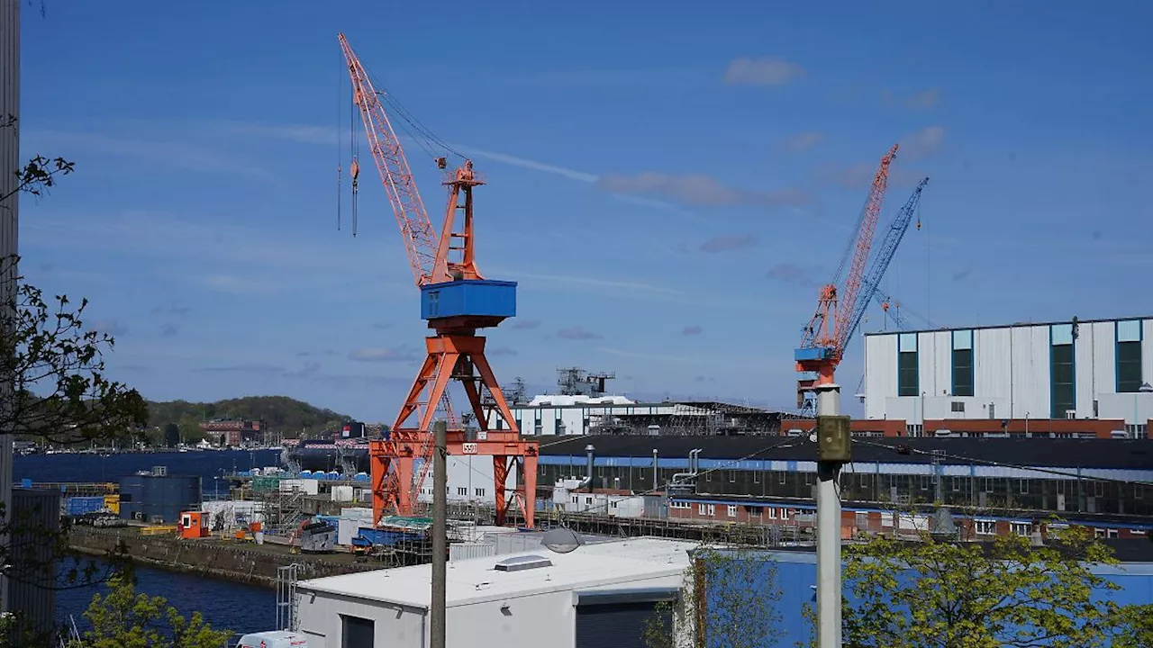 Hamburg & Schleswig-Holstein: Thyssenkrupp-Marinesparte verdient an U-Boot-Ablieferung