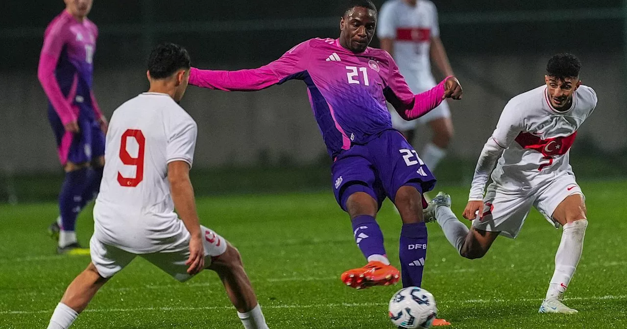 Ilyas Ansah siegt mit deutscher U20, der SC Paderborn bittet zur Versammlung