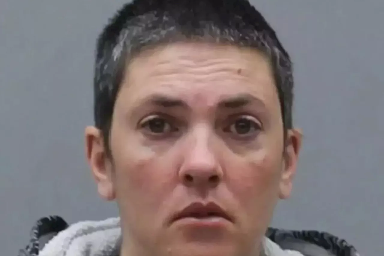 Ct. mom left 4 young kids home alone with moldy food and human feces on floors: arrest warrant